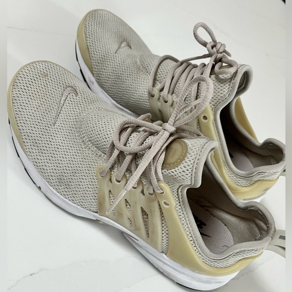 Nike Air Sneakers Women’s Size 7